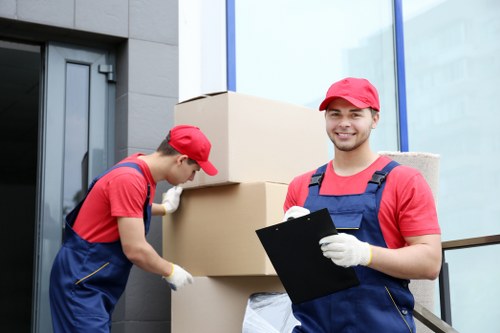 Packing and transport support for a London move
